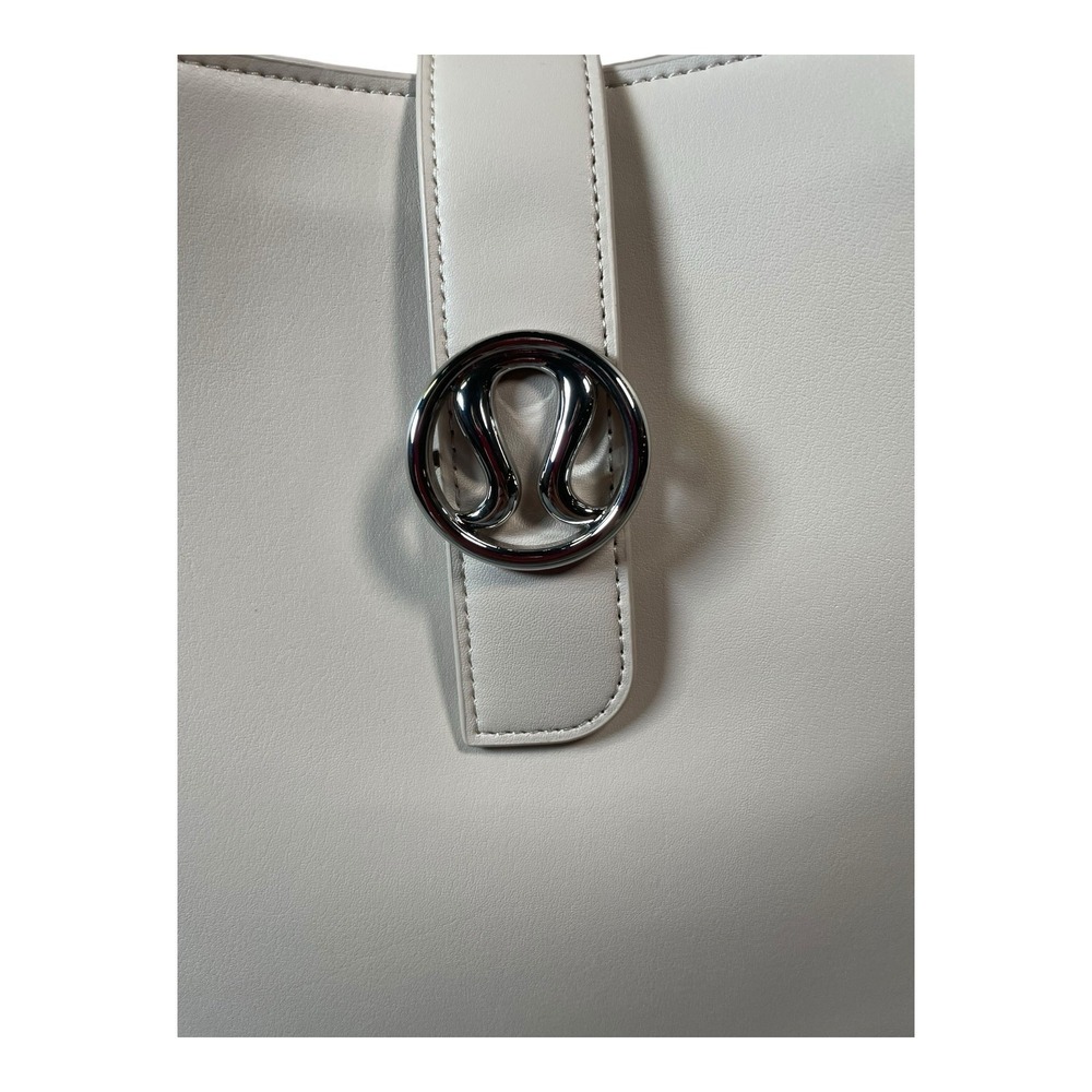 Lululemon Cactus Leather Shoulder Bag 8L Cashew With Silver Hardware & Dust Bag - Picture 4 of 16